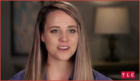 Jinger Duggar looks adorable as she plays mini-golf with Jeremy Vuolo